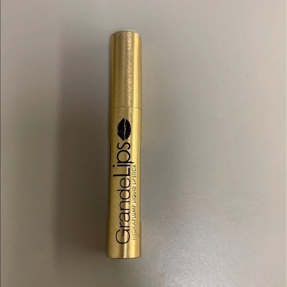 GrandeLips - Picture 2 of 4